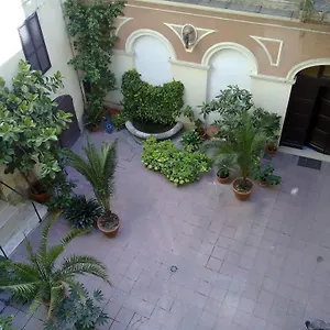 San Daniele Bundi House 2*, Roma Italia